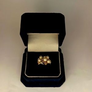 Avon Vintage Faux Pearl detailed ring